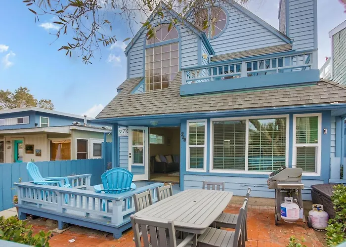 Ormond Beach Oasis - Large Private Patio, Washerdryer, Pet Friendly & Steps2Sand!