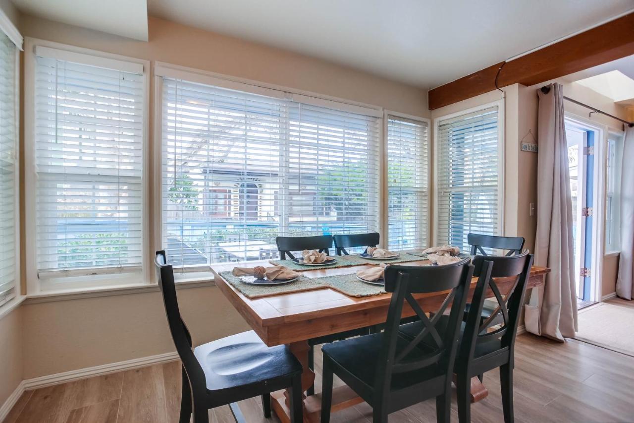 Ormond Oasis - Large Private Patio, Washerdryer, Pet Friendly & Steps2sand!